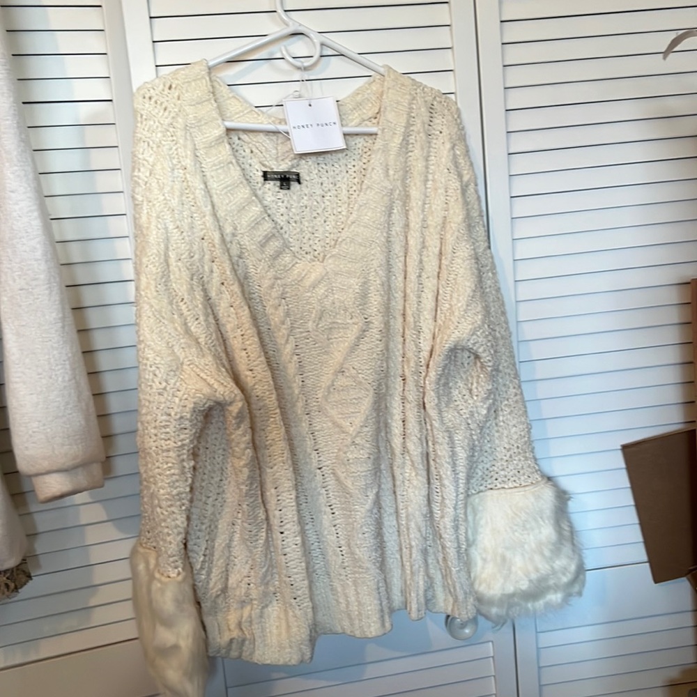 Large weave, faux fur ivory sweater